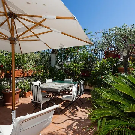 Apartment Treasurerome Daphne Terrace