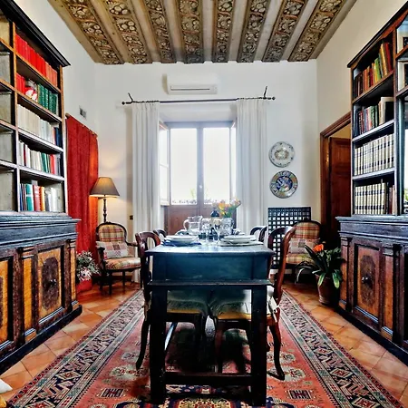 Treasurerome Daphne Terrace * Rome