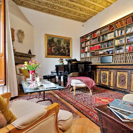 Treasurerome Daphne Terrace Apartment *