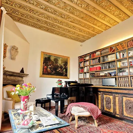 Treasurerome Daphne Terrace Apartment