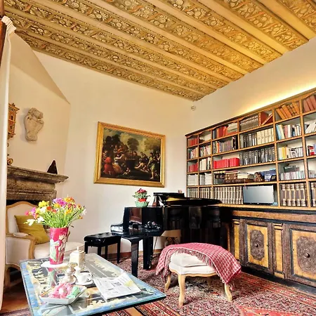Treasurerome Daphne Terrace Apartment